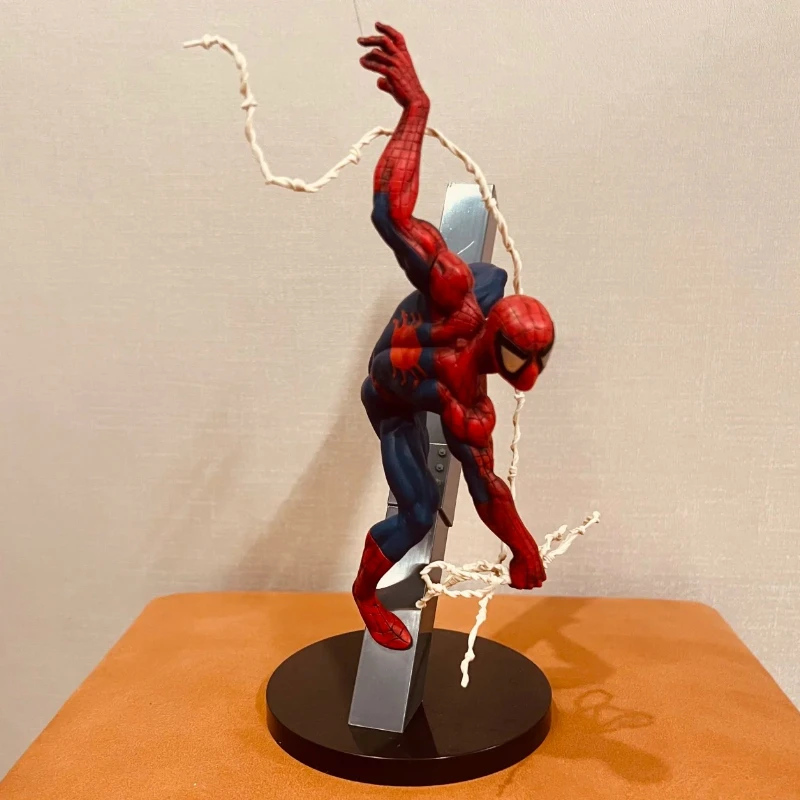 23 cm Avengers PVC Arrampicata su parete Spider Man Action Figure Modello da collezione Decorazioni Ornamenti per il desktop Regali