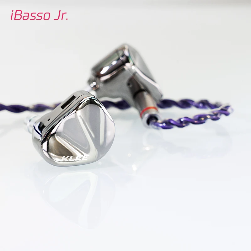 IBasso Jr Klee 메탈 하우징 후면 디테일 클로즈업