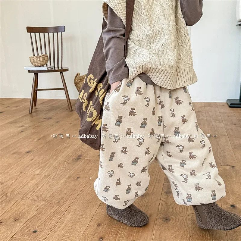 

2024 Winter New Baby Plus Velvet Thick Casual Pants Cute Bear Print Infant Girls Loose Trousers Toddler Boys Warm Sweatpants