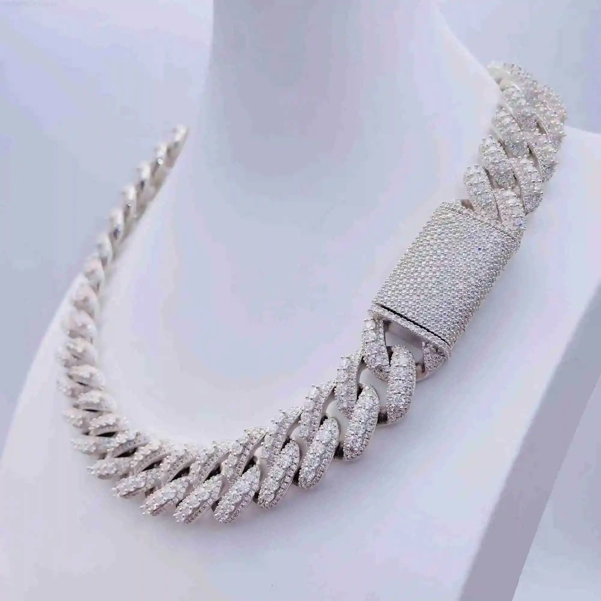 

Fine Jewelry 20mm Hiphop chain Luxury lab diamond Fully Iced Out VVS Moissanite Cuban Link Chain