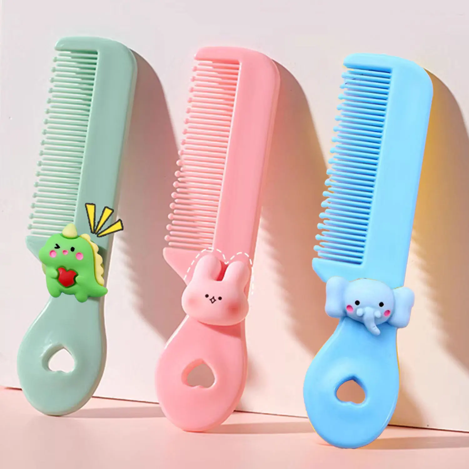 Cute Cartoon Children\'s Baby Comb Photography Accessories for Newborns Portable Small Comb Safe and Anti-scratch