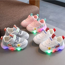 Chaussures de sport décontractées à semelle souple pour enfants, petites chaussures blanches, lumière LED, garçons, filles, enfants, printemps, été, nouveau, 2023