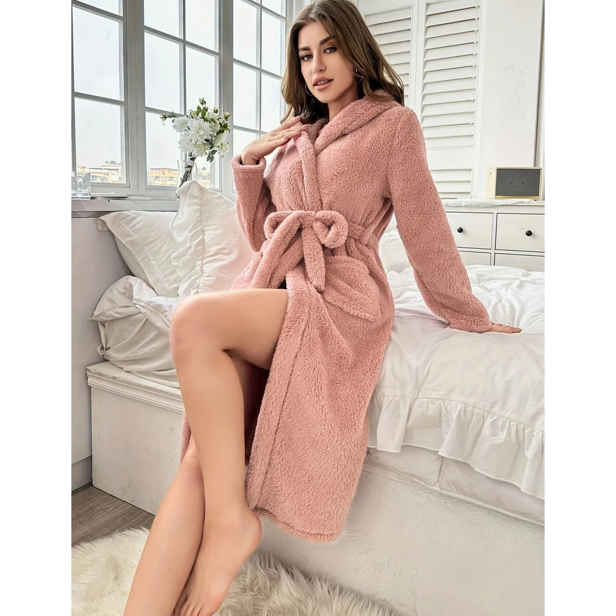 

Solid Color Polyester Fiber Comfortable and Breathable Women's Fashion Versatile Comfortable Exquisite Simple Hooded Pajamas