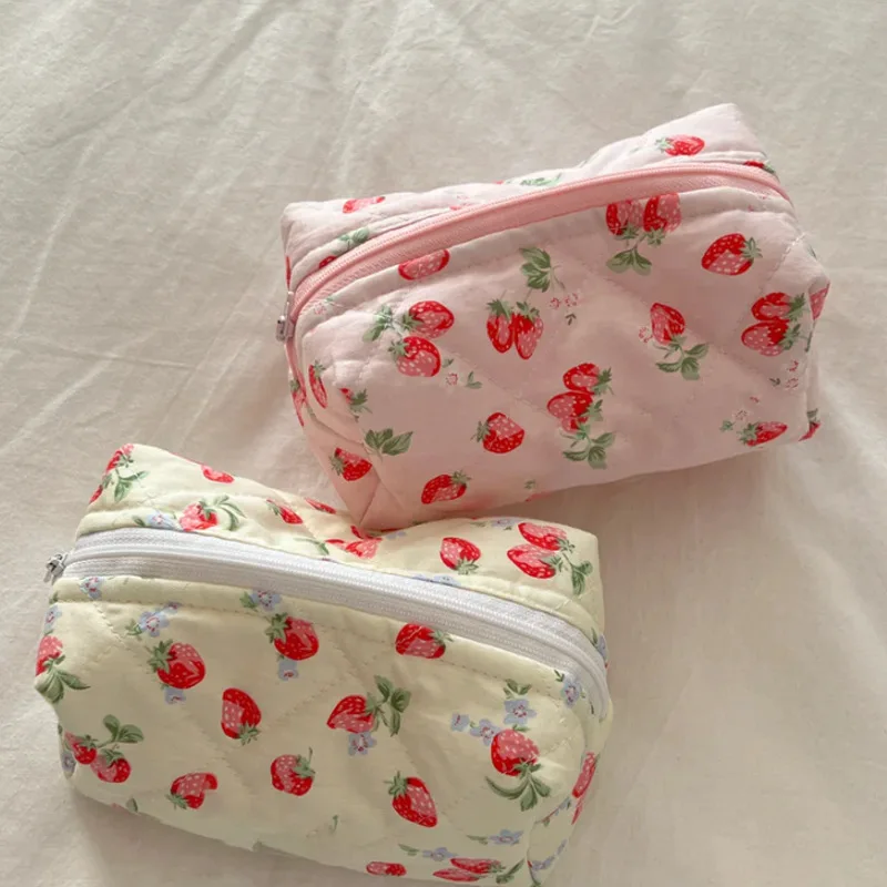 1PC Floral Puffy Quilted Makeup Bag Cosmetic Pouch Flower Strawberry Printed Large Travel Cosmetic Storage Organizer Bag