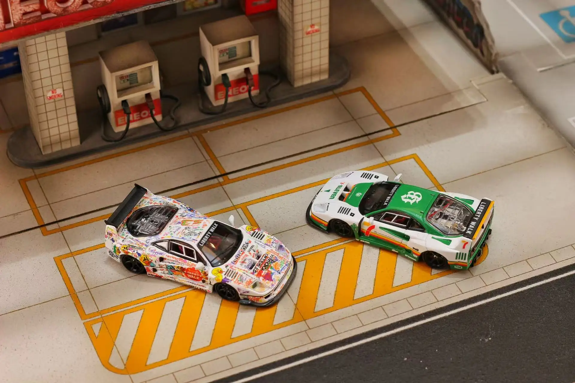 sw-1-64-プランシングホース-lbwk-f40-ダイキャストジオラマカーモデルコレクションおもちゃ在庫あり