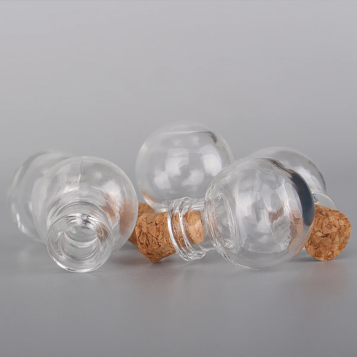 50pcs Transparent Ball Glass Bottle Jars Vials Wishing Bottle Cute Art Bottles with Corks Stopper DIY craft gift