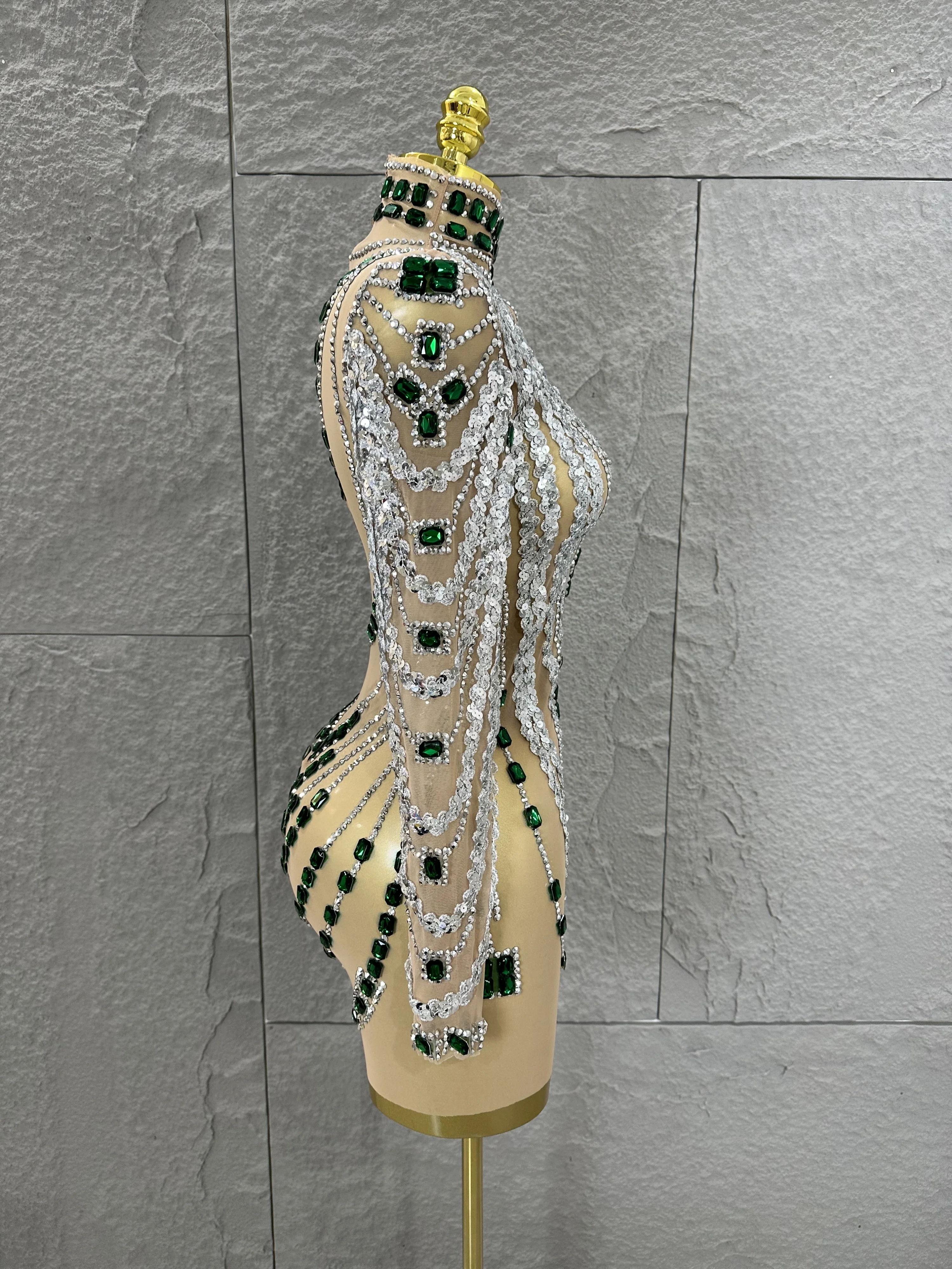 ชุดมินิเดรสหรูหราสำหรับผู้หญิง ประดับคริสตัลใส ทรงเข้ารูป เหมาะสำหรับนักร้อง งานปาร์ตี้ คลับ งานราตรี  ชุดสั้นวิบวับ สไตล์ดารา