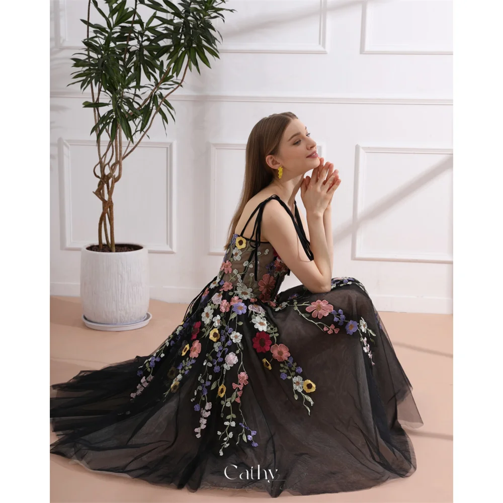 

Cathy Princess Black Tulle Wedding Dresses Spaghetti Strap Flowers Appliques فساتين سهرة Elegant Knee-length vestidos de fiesta