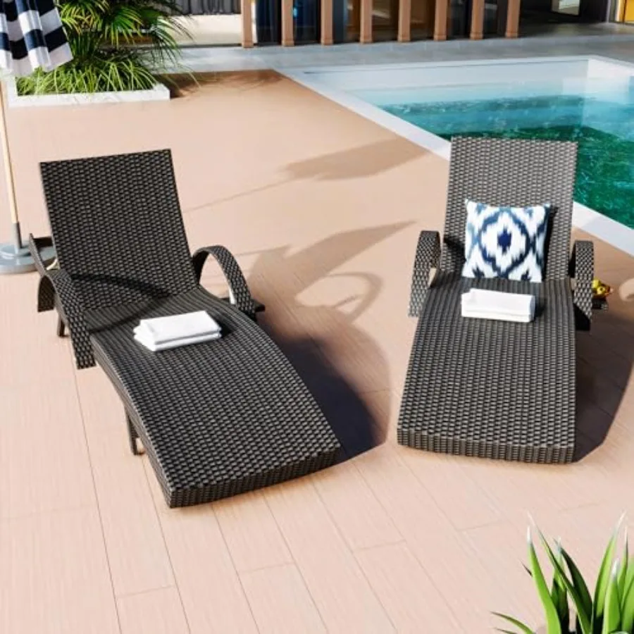 

Set of 2 Outdoor Rattan Chaise Lounge Chairs with 5-Level Adjustable Backrest Pull-Out Side Table and Heavy Duty Construction