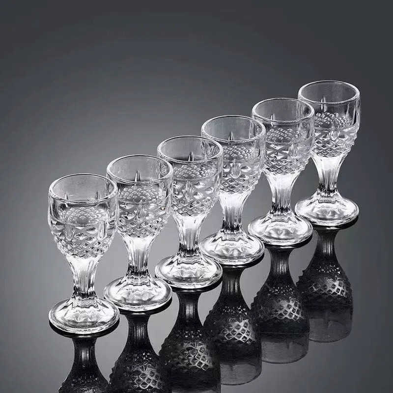 6pcs Luxury Bullet Cup High Footed Wine Glass Party Transparent Baijiu Glass Wine Utensils Bar Glassware 10ml Classic Shot Glass