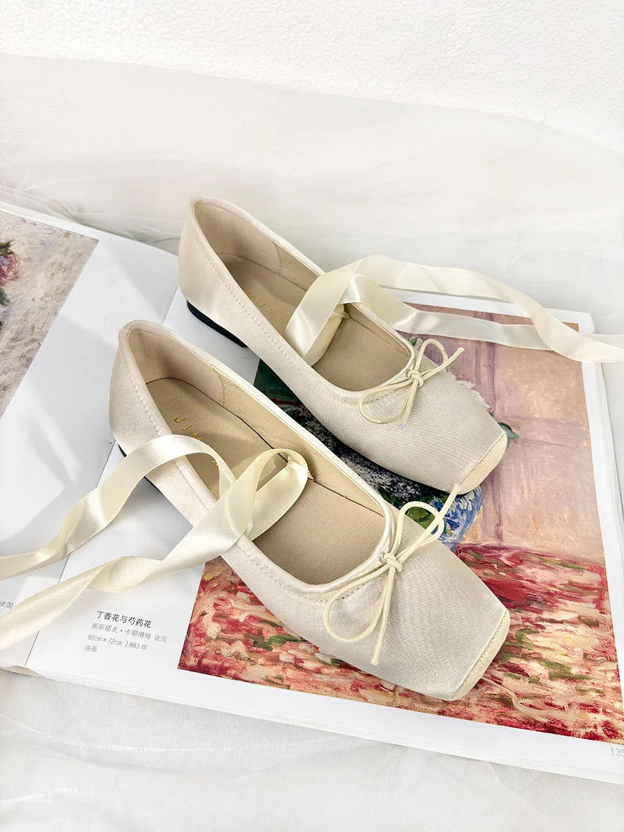 

Весенне-осенние новые женские балетки, атласные атласные туфли с перекрестными ремешками и квадратной головкой, модная женская танцевальная обувь