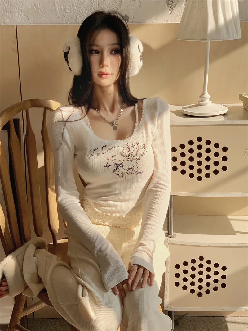 

White Splice Printed Slim Fit Base irt Женский осенний мультяшный дизайн Sense Внутренняя одежда Топ Aviva on Earth Брендовый полиэстер Fa...