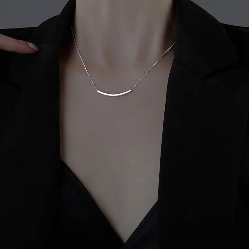 VOQ Silver Color Simple Square Tube Necklace Geometric Smile Clavicle Chain for Women Gifts