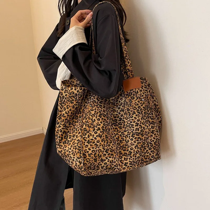 Popular Small Leopard Print Large-capacity Shoulder Shopping Bag Cross-body Bag Canvas Bag Travel Bag Personalized Print Design