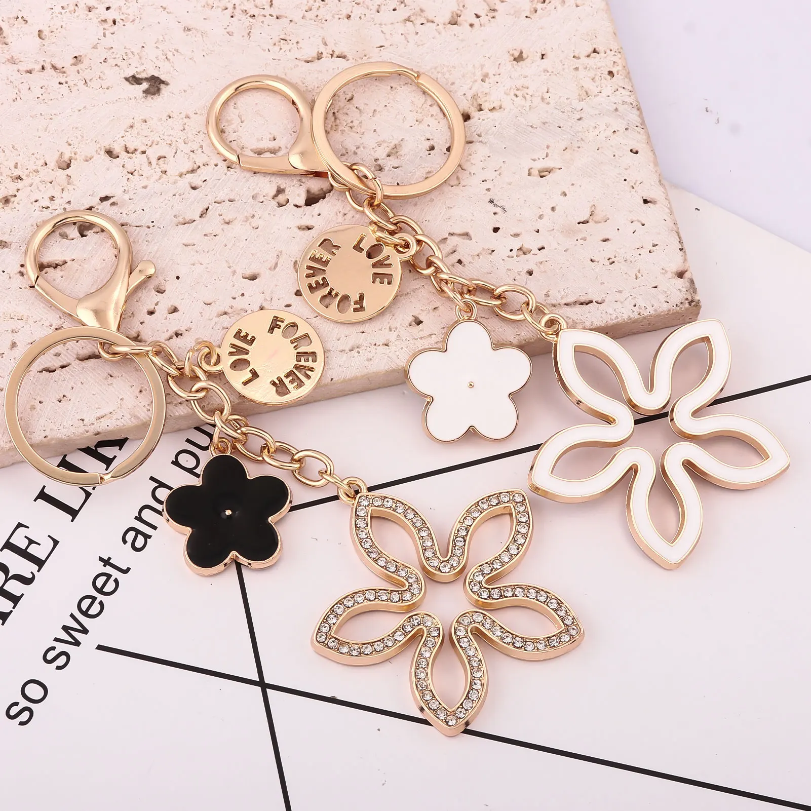 Lucky Rhinestone Five-Leaf Clover Car Keychain Couple Bag Accessories Small Pendant Keychain