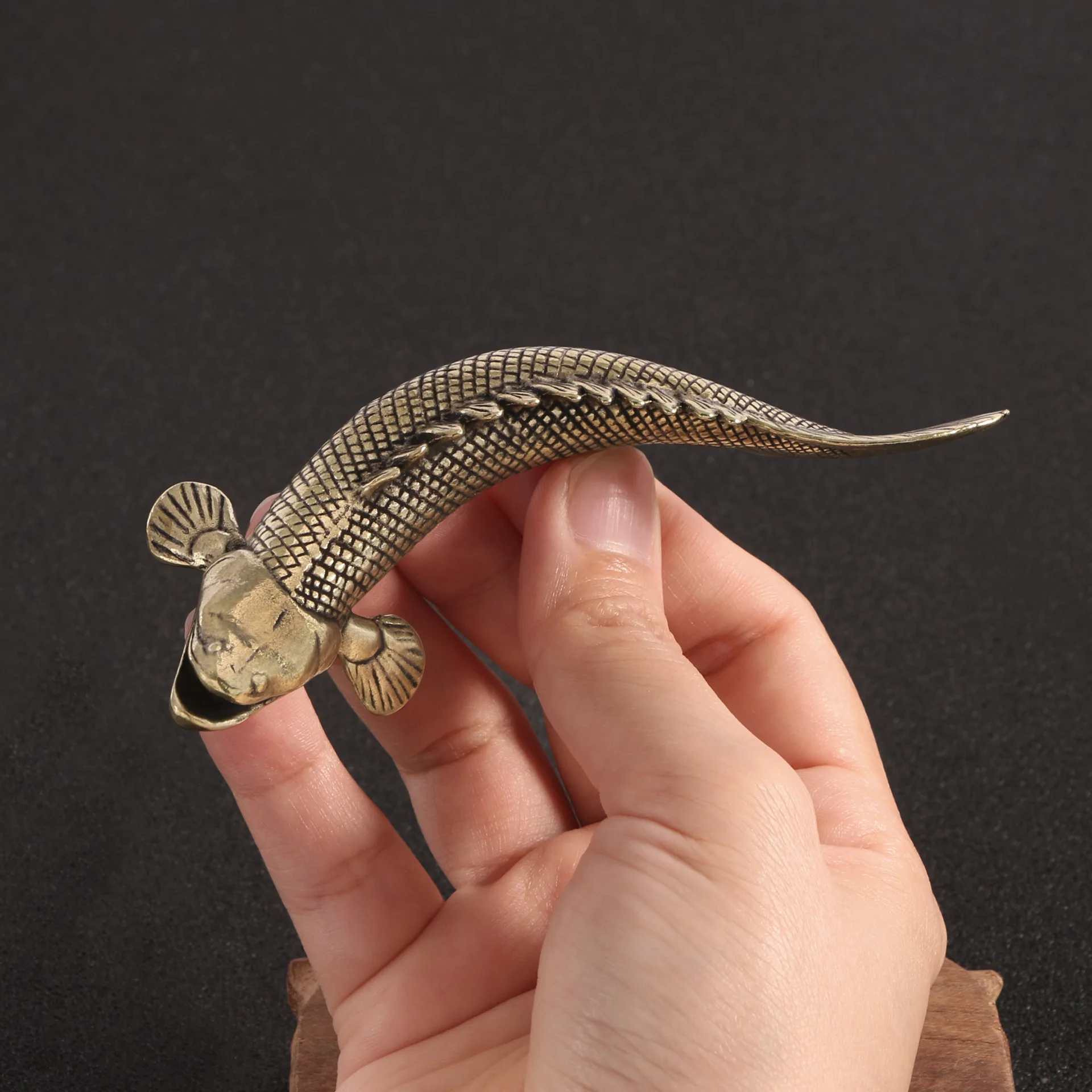 

Retro Brass Crocodile Dinosaur Fish Figurines Monster Fish Copper Carving Crafts Terror of The Aquarium Decoration