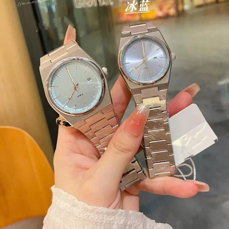 ​ 2025 ساعة كوارتز فاخرة بلون الحلوى للنساء الياقوت كريستال الفولاذ المقاوم للصدأ مقاوم للماء 30 متر ساعة زوجين أنيقة الموضة