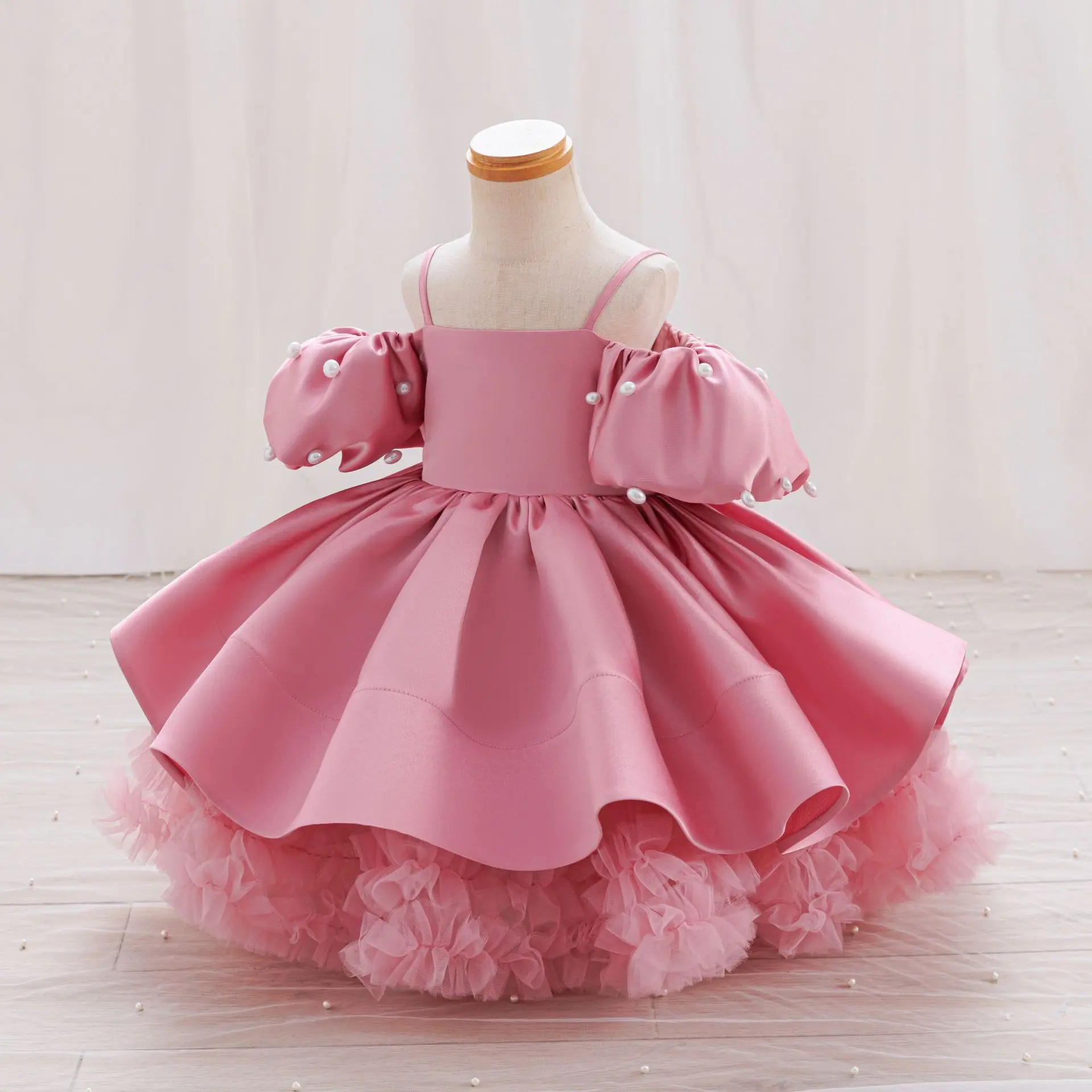 Children's red dress, princess dress fluffy veil, flower girl's wedding, little girl's birthday, host's walk show performance