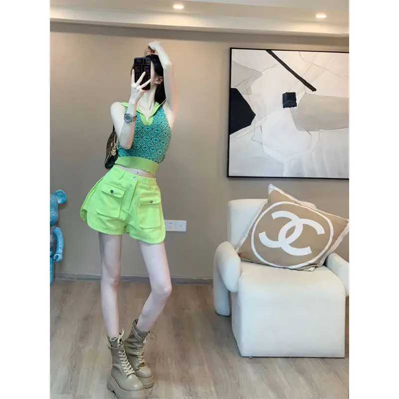 Fashionable Women's Set 2024 New Design Sense Niche Versatile Hanging Neck Top Shorts Age Reducing Two-piece Set