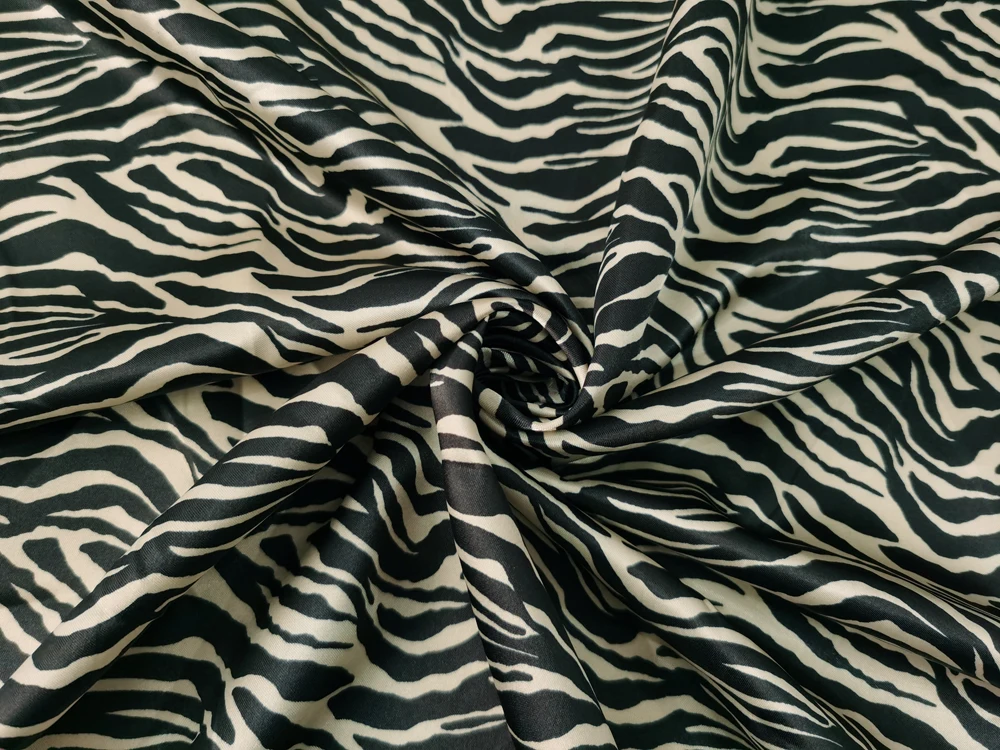 1 Meter x 1,48 Meter gestreifter Zebra-Satin-Druckstoff, weiches Futter – Detail 12