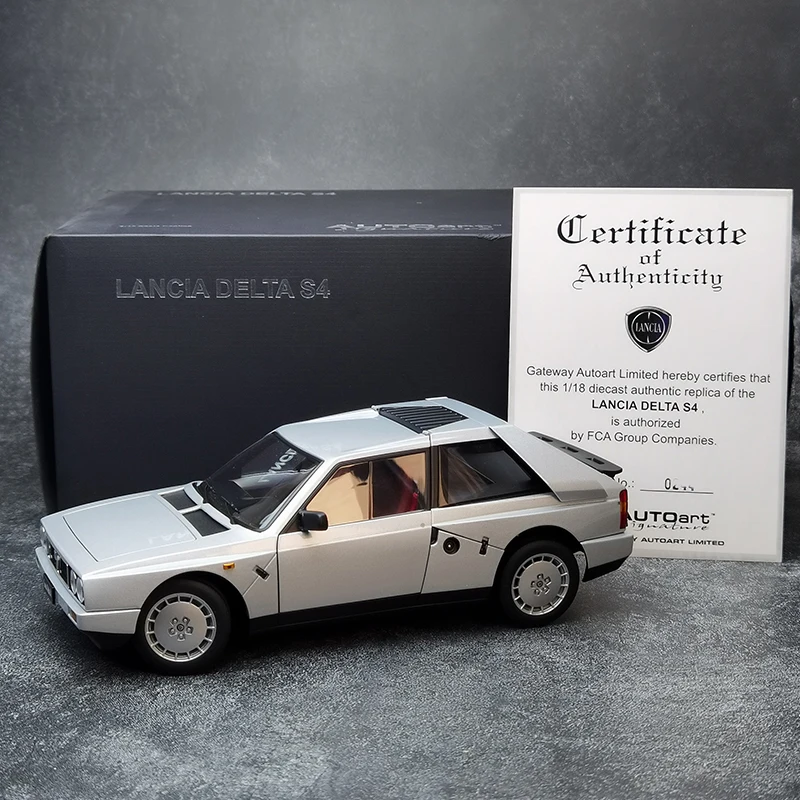 AUTOART 1/18  scale Lancia Delta S4 1985  Metal material Car model Static vehicle Ornament collection Birthday present