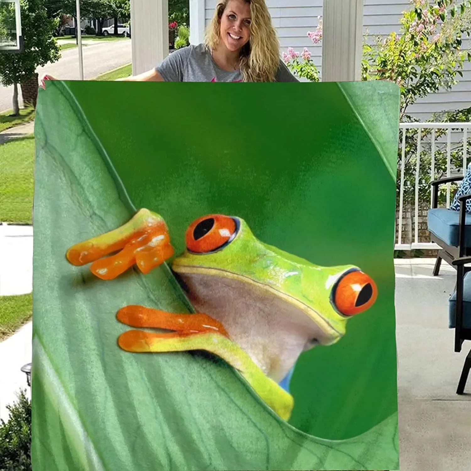 Frog Pattern Flannel Throw Animal Blanket Cartoon Rainforest Soft Cozy Warm Kids Adults Gift for Frog Lovers Home Sofa Bed Decor