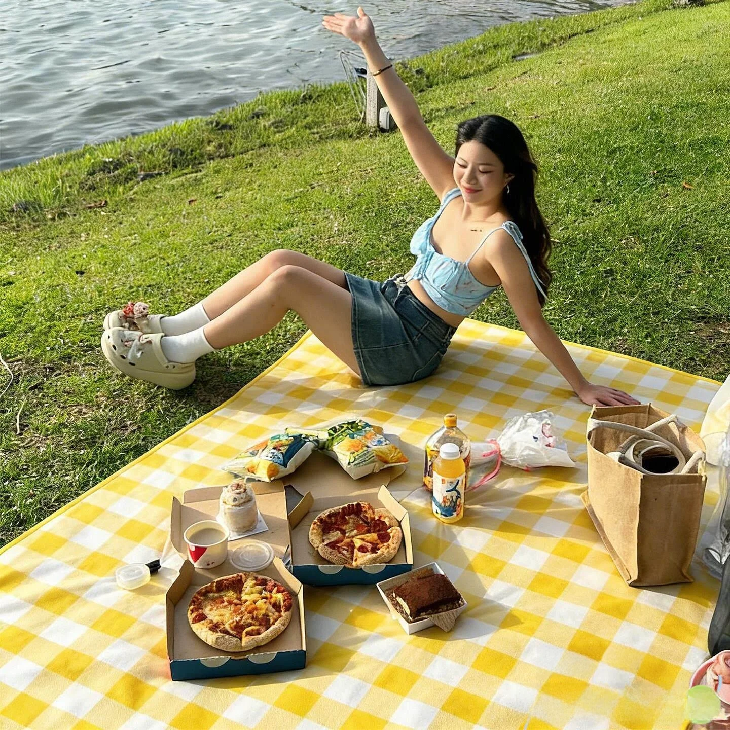 

Утолщенный одноразовый коврик для пикника, портативный уличный коврик для кемпинга, детский коврик для ползания, водонепроницаемый, влагостойкий, для весенних прогулок