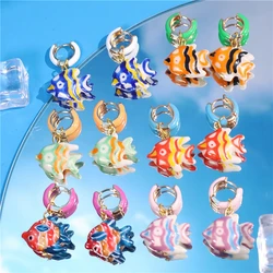 Pendientes de aro de pescado esmaltado para mujer y niña, aretes coloridos hechos a mano, joyería de tendencia de playa de verano