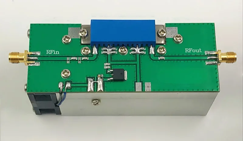 RF Power Amplifier 600-1100MHz 30dB 8W