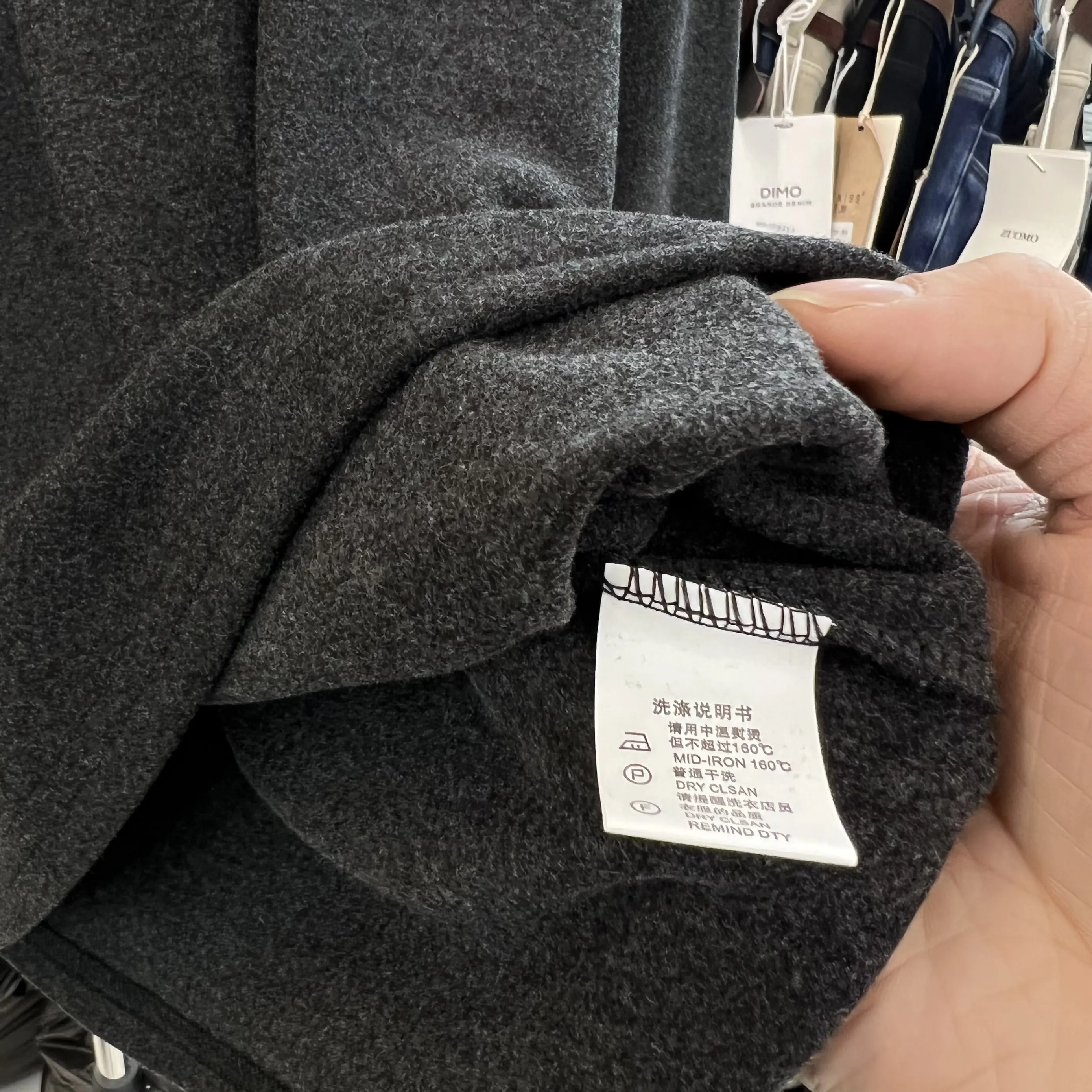 เสื้อยืดผู้หญิงทรงหลวมพิมพ์ลายสุนัขสำหรับวันฮาโลวีน ผ้าคอตตอนผสมโพลีเอสเตอร์ ความยาวปานกลาง สไตล์เกาหลี