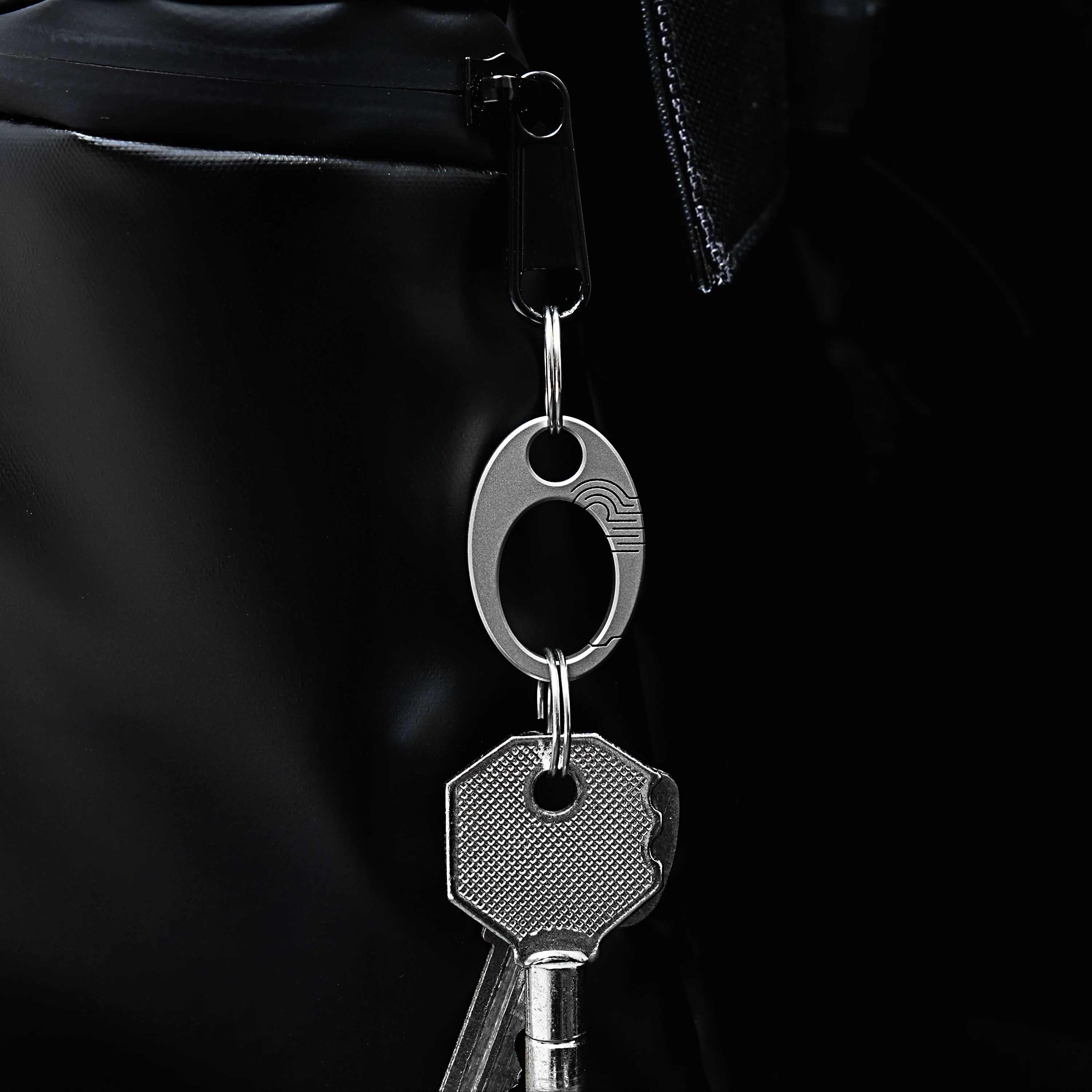 

Titanium alloy chain buckle integrated molding quick release keychain backpack key dual-use