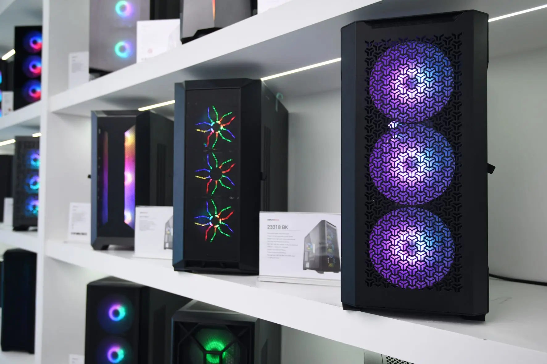2025 رائجة البيع Lovingcool رائجة البيع عالية الجودة وحدة المعالجة المركزية الألعاب برودة Rgb مروحة Argb Pmw مروحة تبريد المياه مجموعة علبة الكمبيوتر الكمبيوتر