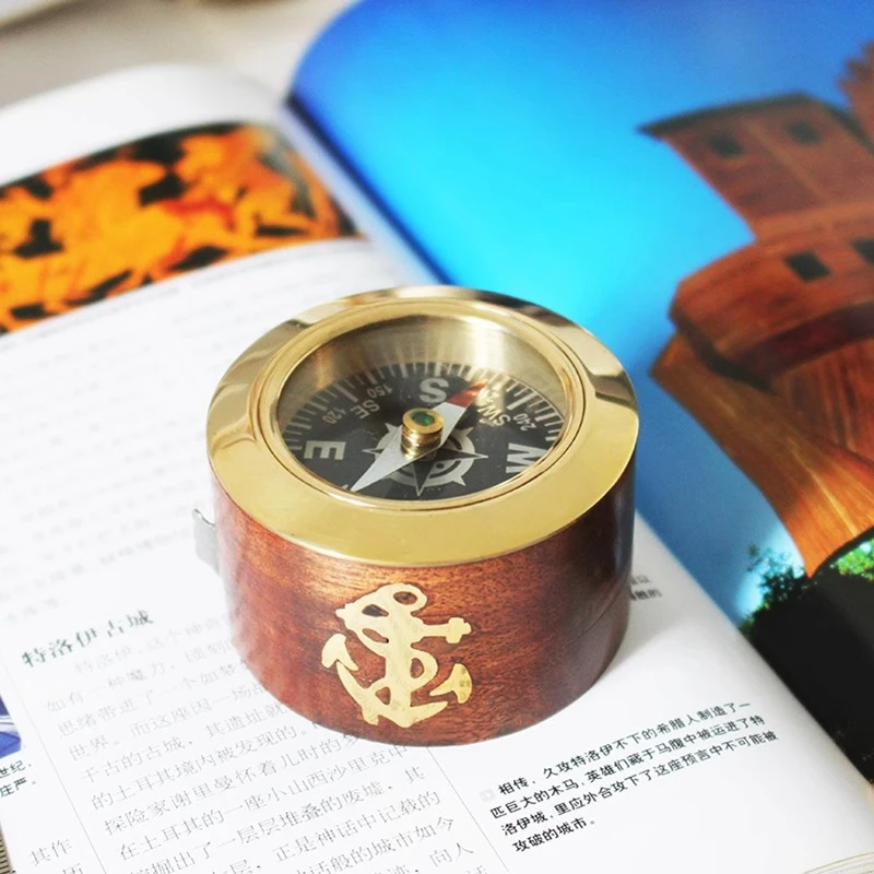 

Винтажная латунная рулетка 200 см, орнамент и деревянный морской компас - классический домашний декор, художественное ремесло