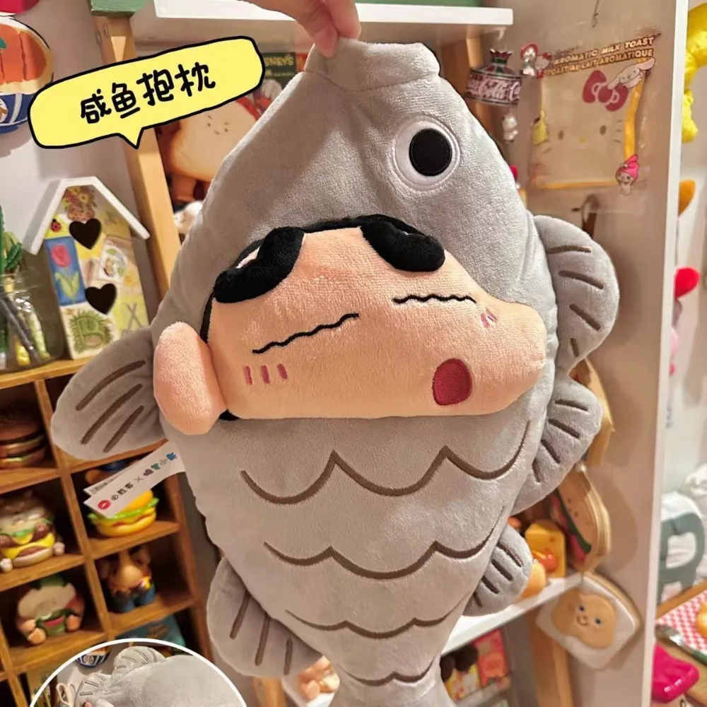 50cm kawaii crayon shin-chan brinquedo de pelúcia boneca dos desenhos animados peixe salgado brinquedo cama dormir boneca plushie travesseiro presente aniversário feminino