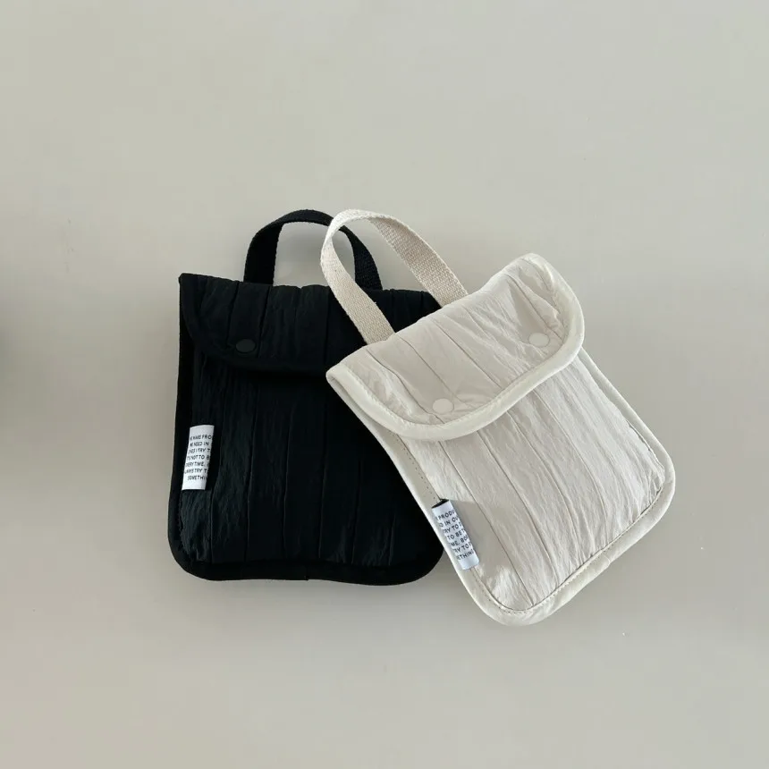 シンプルな単色リップスティックメイクアップバッグ、ポータブル収納バッグ保護カバー、ダブルボタンデュアルカラーハンドヘルド収納小型バッグ