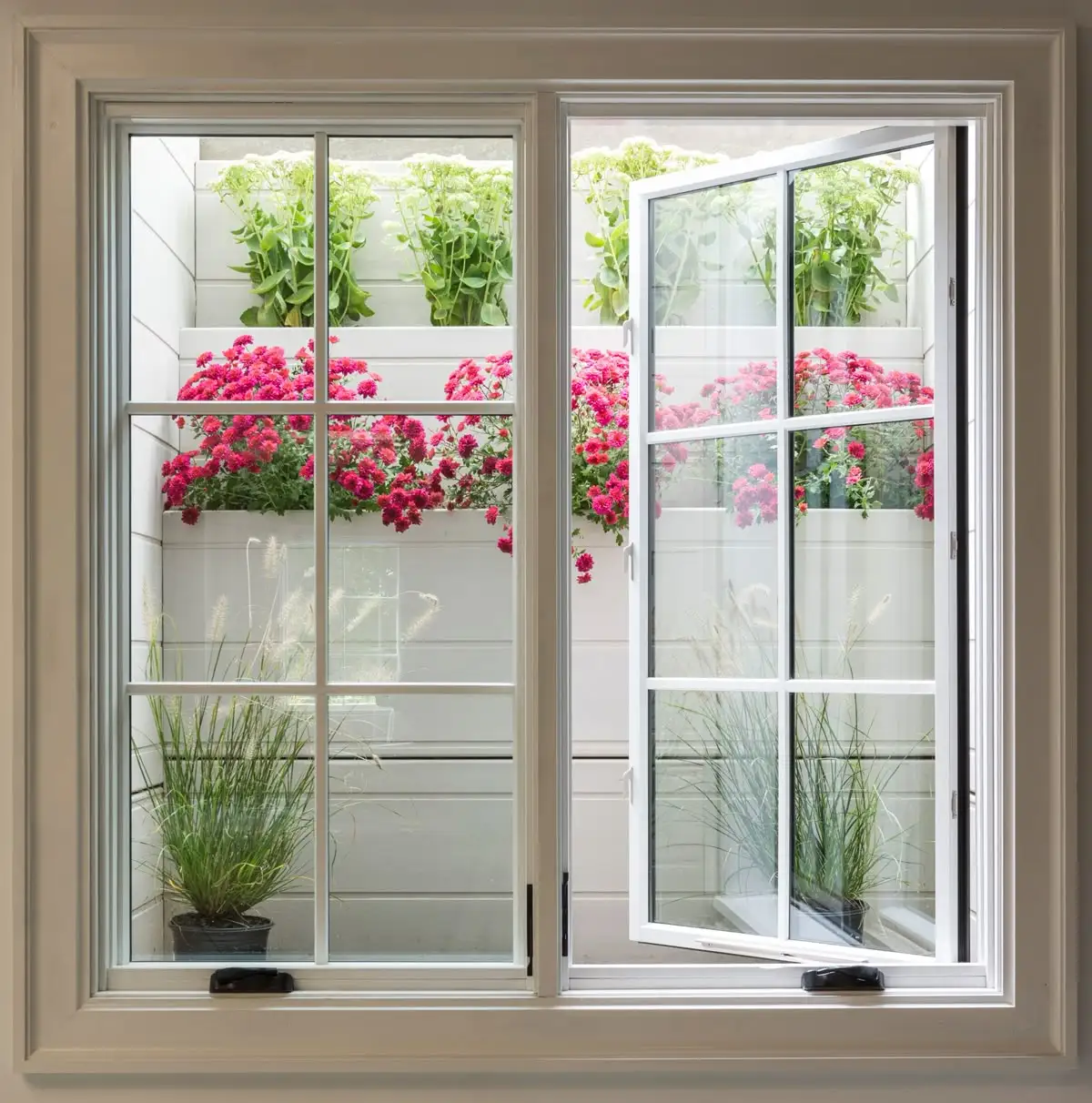 Hurricane Proof Impact Aluminium Frame Swing Windows Energy Saving Double Glazed Awning Casement Window with Mosquito Net