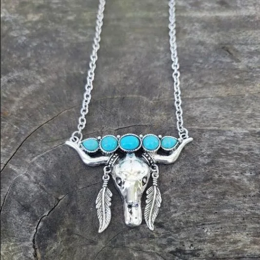 2024 Turquoise Colored Stones Jewelry Punchy Rodeo Gift STEER SKULL PENDANT Necklace for Women Bull Steer Western Necklace