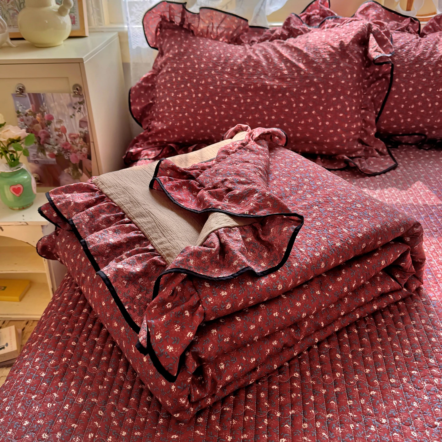 

Vintage Floral Summer Quilt 2026 New Korean Style Lightweight Quilt 150x200cm With Ruffles, Machine Washed