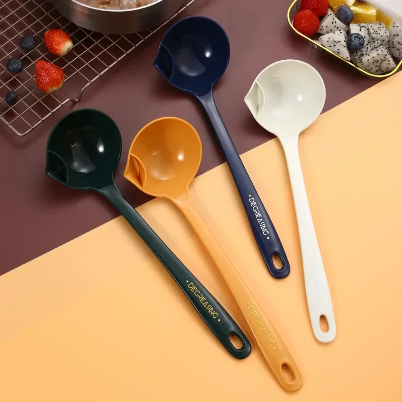 Oil Filter Spoon Creative Removal of Greasy Kitchen Gadgets Ins Oil Soup Separation Spoon Tableware Greasy Spoon MS-391