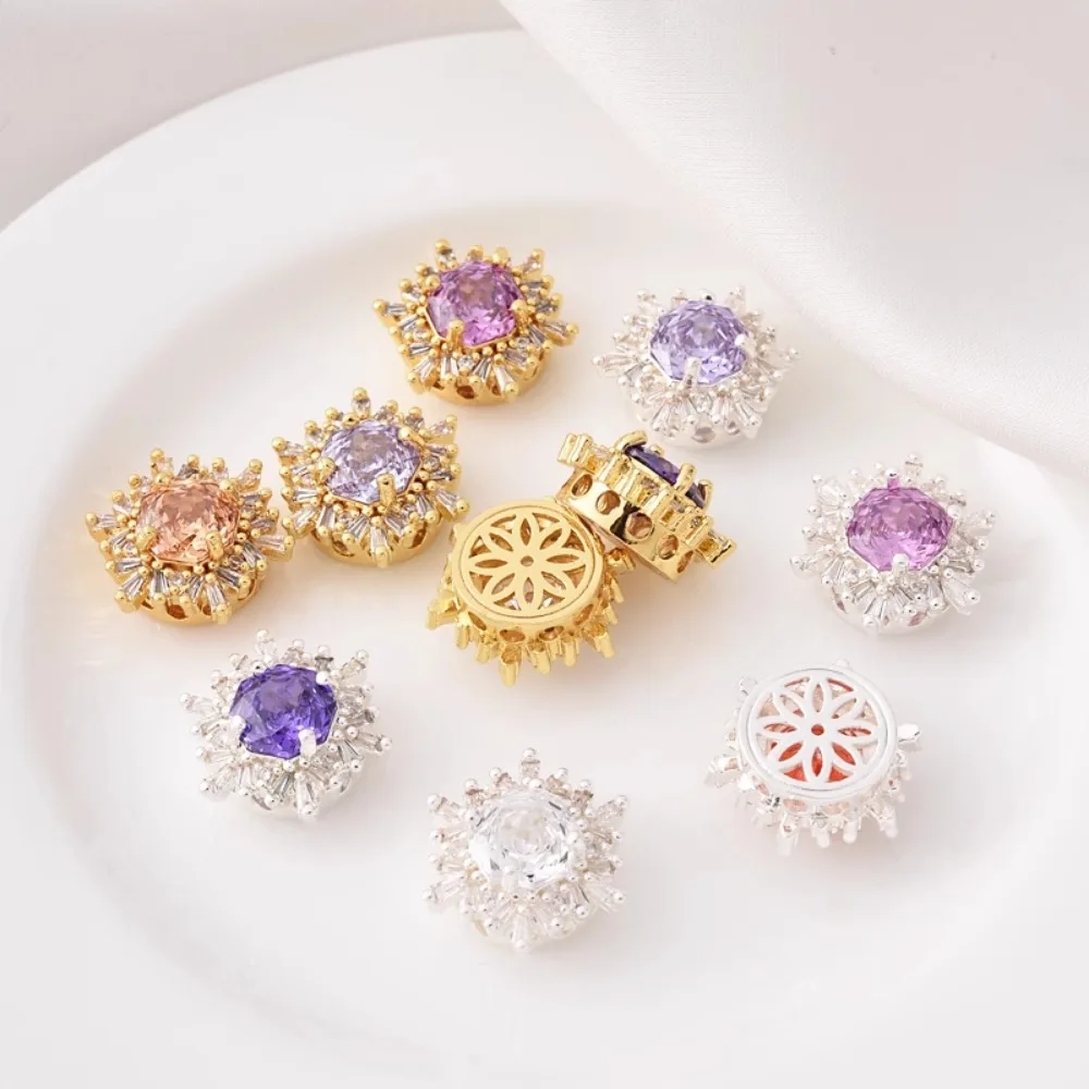 

Хрустальный браслет ручной работы своими руками с позолоченной медью 18 карат, циркониевыми бусинами в виде снежинок с ограненной поверхностью и многосторонними аксессуарами