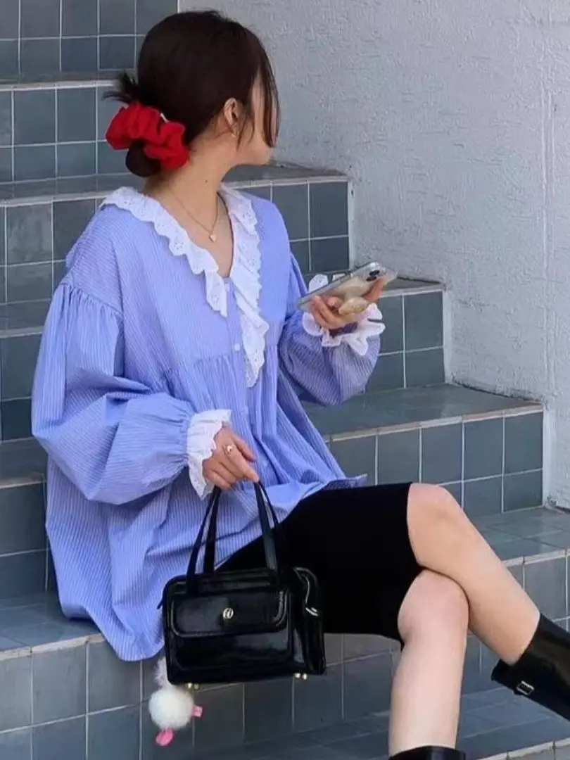 

Loose V-ne Striped Ruffle Hem irt Women's Casual Sle Korean Loose Fit Blouse Floral Lace Detailing Polyester Long Sve