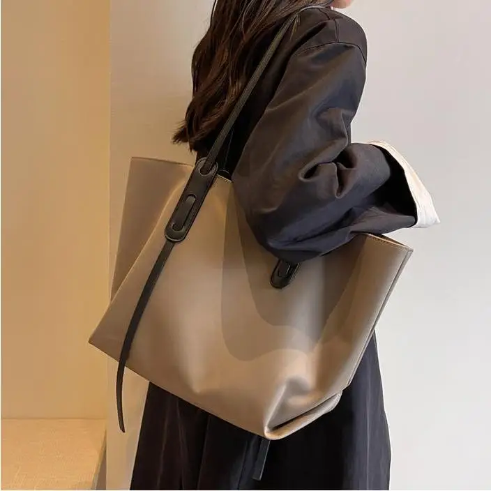

Versatile Women's Tote Bag Large Capaci Commuter Travel Canvas oulder Bag Casual Simple Sle Universal Fem Bag