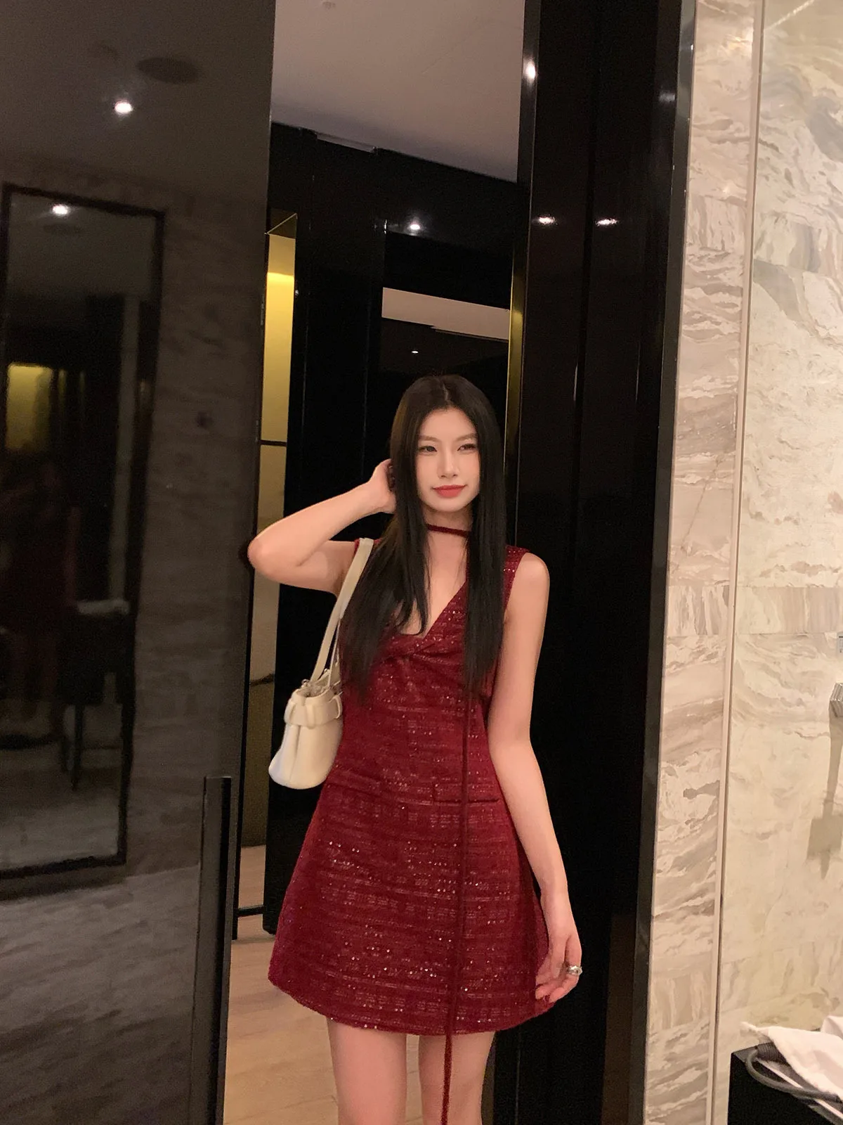 

Joeyoo Winter New Design V-Ne Трикотажная красная женская юбка на бретельках Ele Sle Корейская серия для общего использования