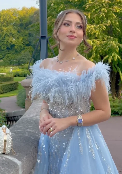 Blaue A-Linie Abendkleid Feder geteilt boden lang von der Schulter Ballkleid formelle Anlass Kleid für Frauen Hochzeit Mode