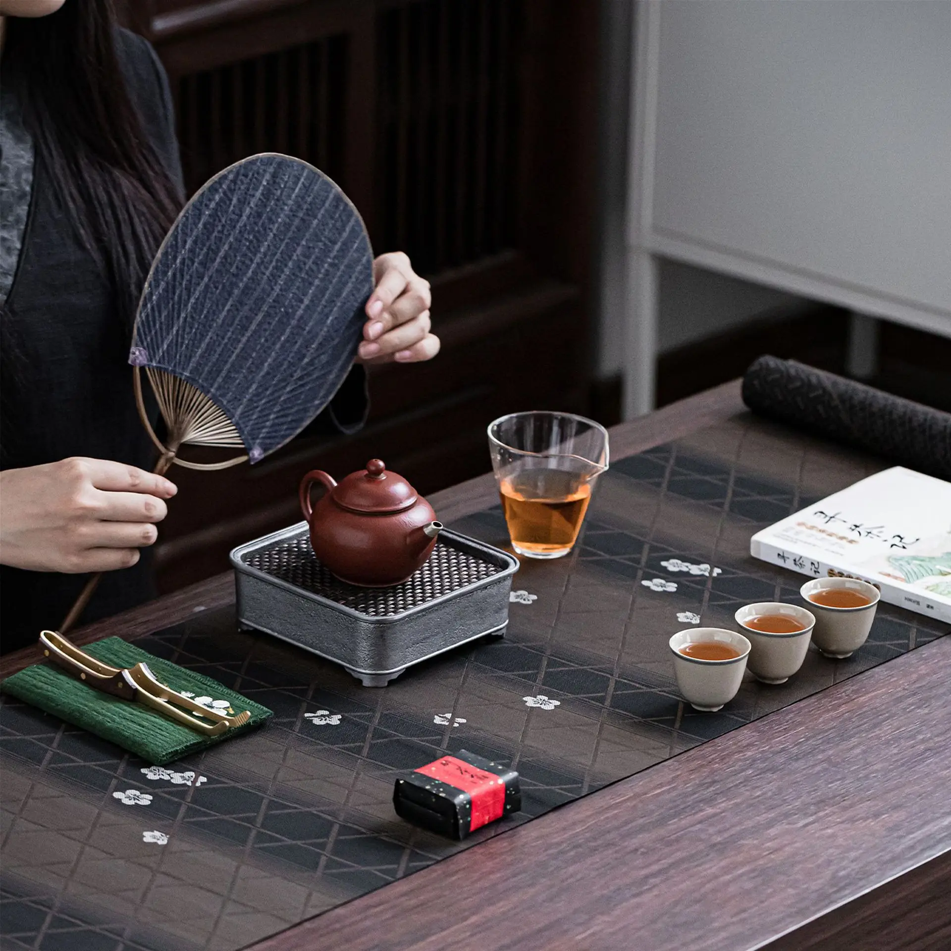 Brocade Table Runner New Chinese Zen Waterproof Heat Resistant Tea Mat Kung Fu Tea Home Tabletop Decor Craft Gift Tea Accessory
