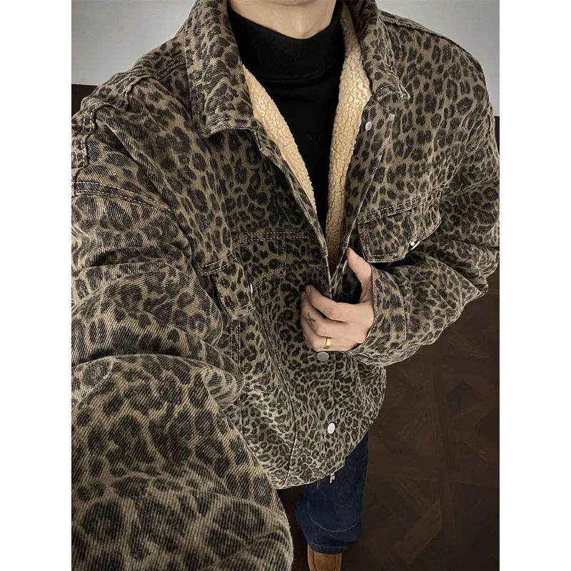 

Winter velvet thick jacket men's coat Leopard print fashion Short jacket 2025 new loose man cotton coat