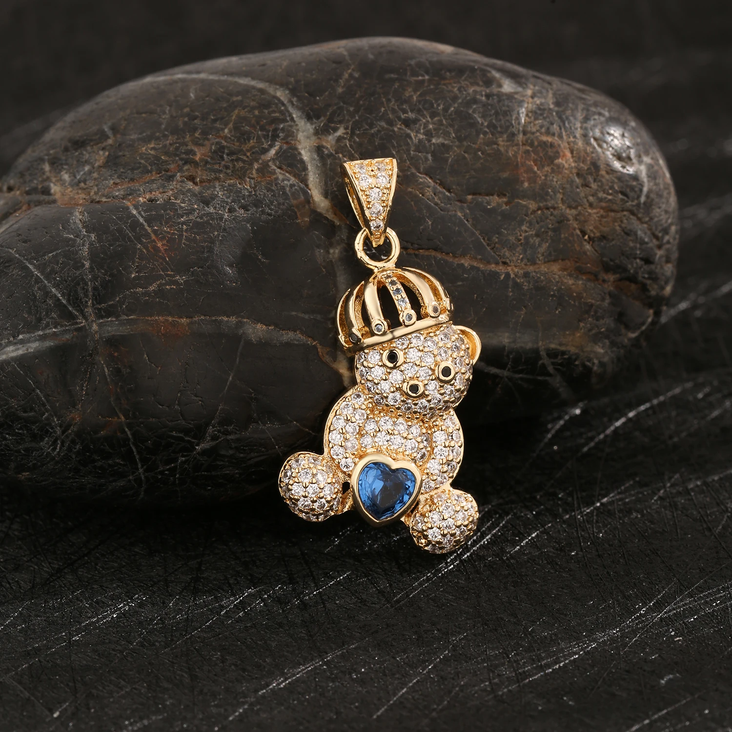 VCT original headdress bear small pendant original zircon copper material teddy bear jewelry send friends gifts wholesale price