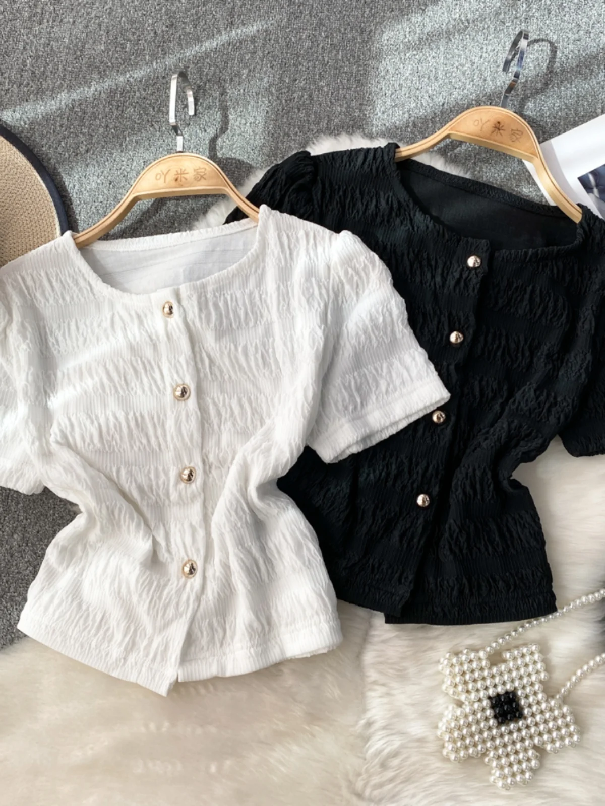 

Sweet Korean Sle Textured ort Sve round Ne Slim Fit Single Button Women's irt Faionable ort Length Top