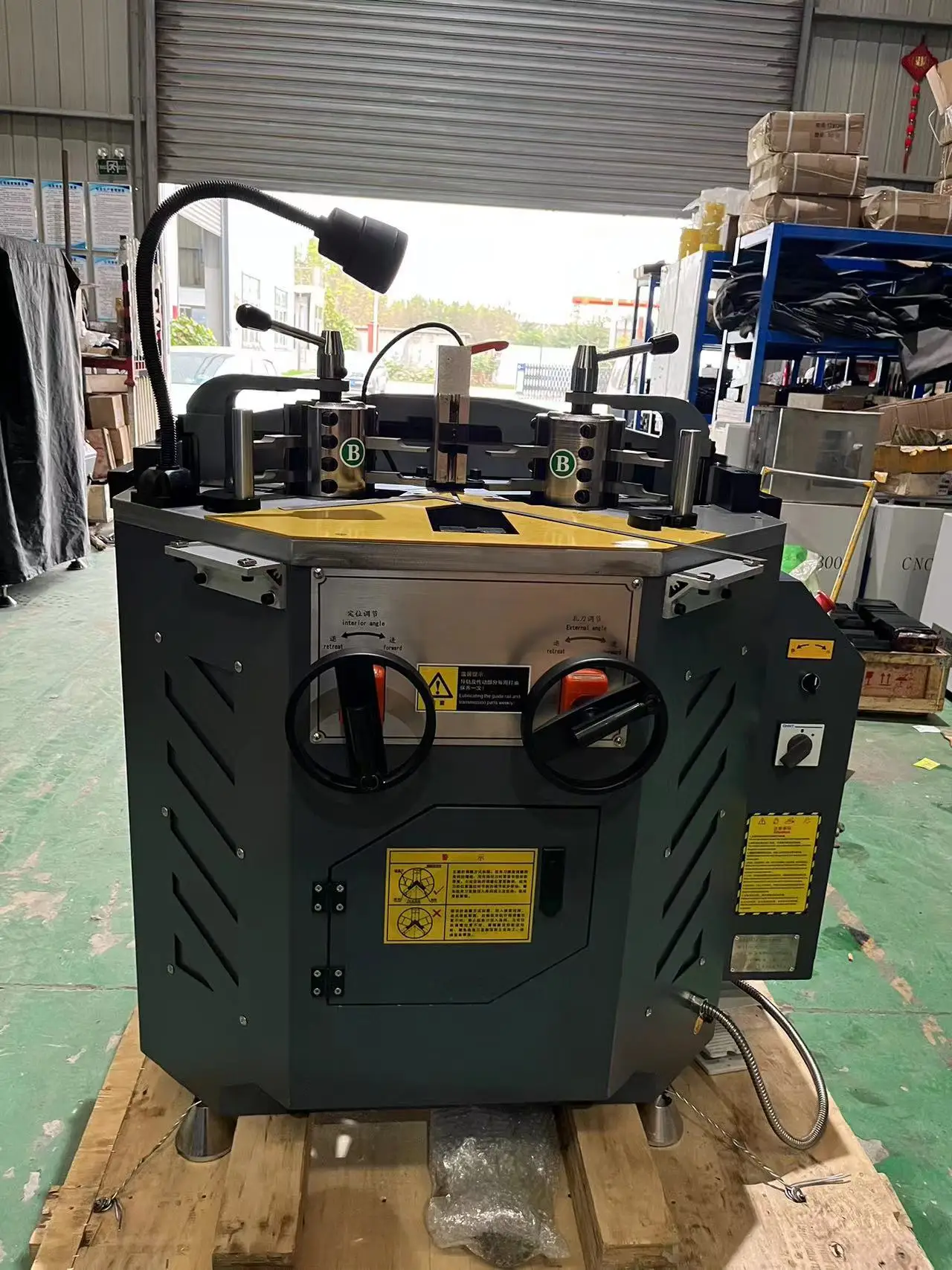 Aluminum Window Manufacturing Assembly Corner Crimping Machine China Manufacturer