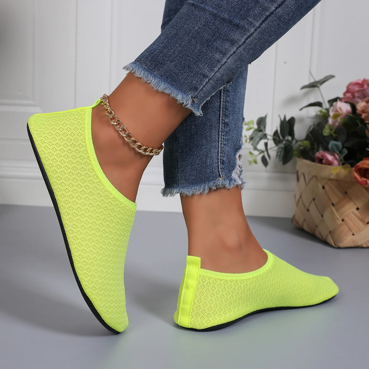 Fitness sneakers, outdoor sand shoes, swimming shoes, waterproof shoes, river-crossing shoes, dance shoes, jump rope shoes.